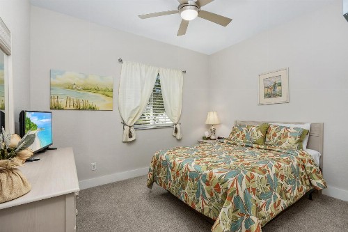Amazing outdoor living on a freshwater canal 4 bedrooms pet-friendly - Villa Becky - image 21