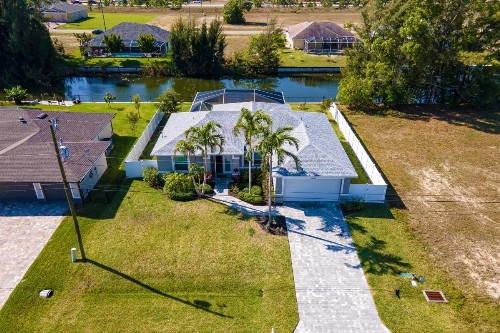 Amazing outdoor living on a freshwater canal 4 bedrooms pet-friendly - Villa Becky - image 22