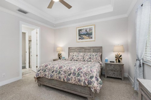 Amazing outdoor living on a freshwater canal 4 bedrooms pet-friendly - Villa Becky - image 4