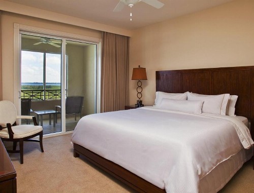 Luxurious Cape Coral Suite with on-site Marina - 3 Nights - Two Bedroom #1 - image 7