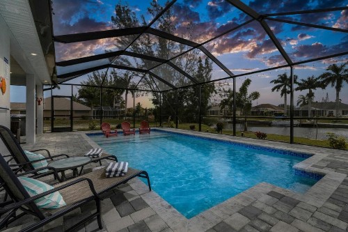 Freshwater Canal Villa with Heat Pool - Villa Homeport - Roelens Vacations