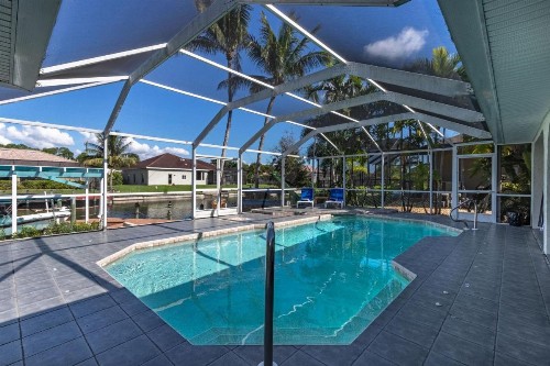 Adventure awaits with Heated Pool Kayaks Pool Table & Private Beach - Villa Las Palmas