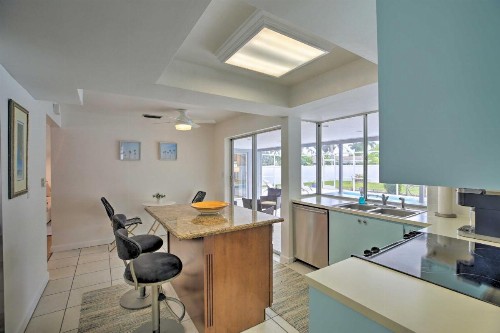 Cozy Home with Private Yard 1 Block to Canal! - image 10