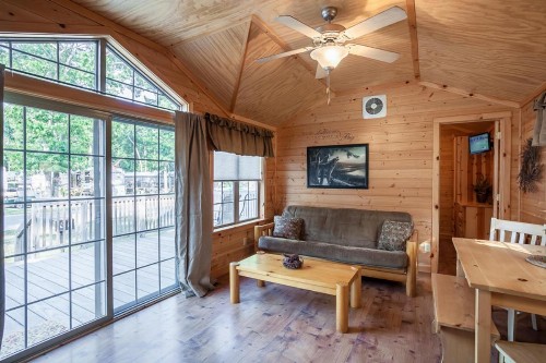 The Cottages of Pine Haven - image 15