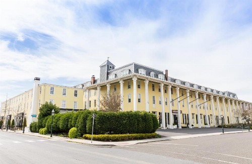 Congress Hall - image 2