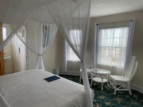 Hotel Macomber - image 16