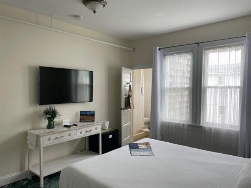 Hotel Macomber - image 26