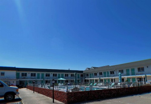 The Jetty Motel - image 1