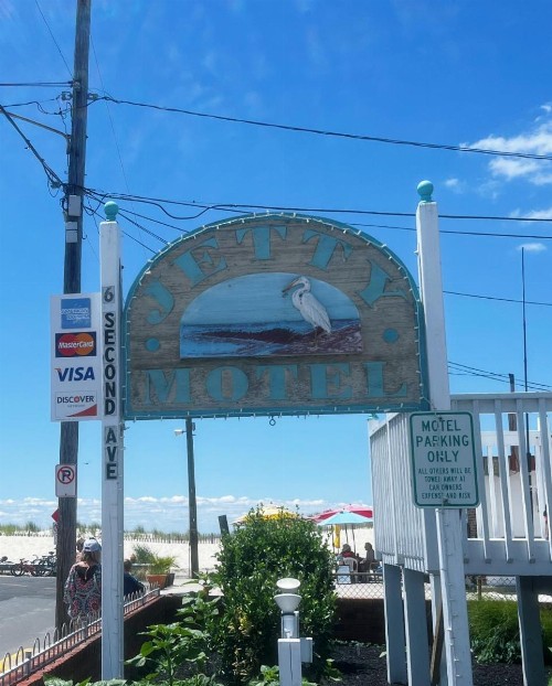 The Jetty Motel - image 3