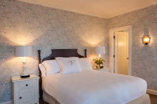 The Virginia and Cottages - image 2