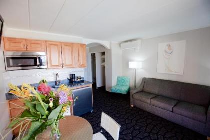Periwinkle Inn - image 11