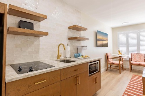 Madison Avenue Beach Club - image 11