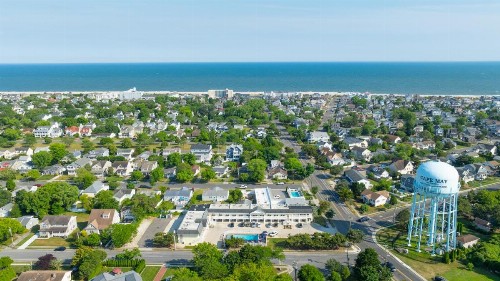 Madison Avenue Beach Club - image 25