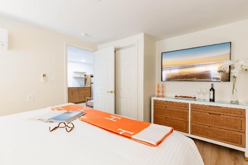 Madison Avenue Beach Club - image 7