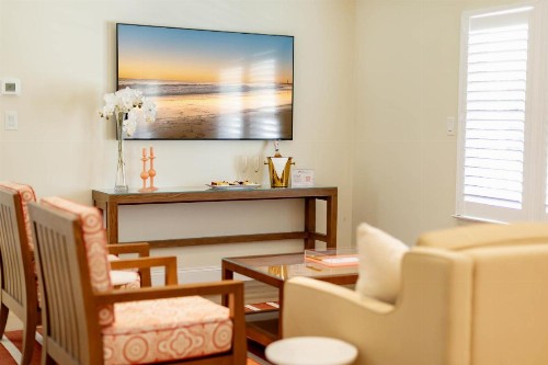Madison Avenue Beach Club - image 8