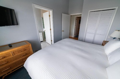 Sandpiper Beach Club - image 18