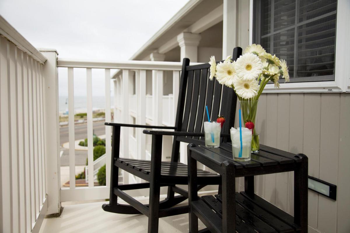 Sandpiper Beach Club - image 3