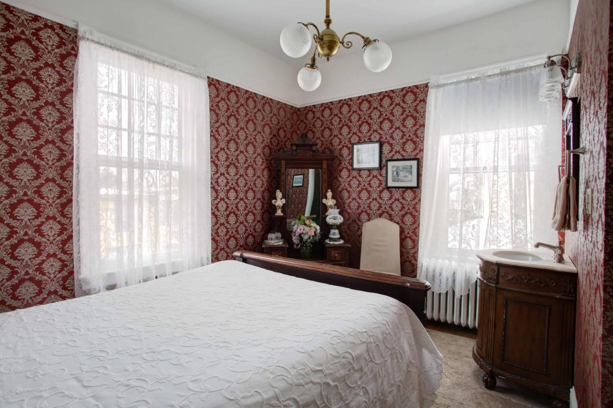 Wilbraham Mansion - image 5