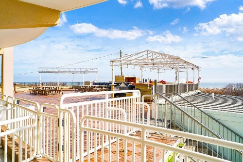 Montreal Beach Resort - image 10