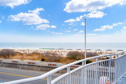 Montreal Beach Resort - image 14