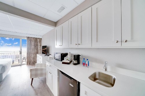 Montreal Beach Resort - image 20