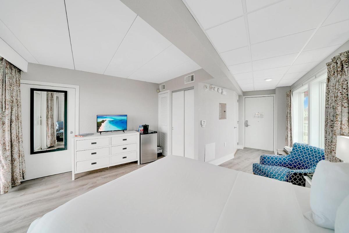 Montreal Beach Resort - image 3