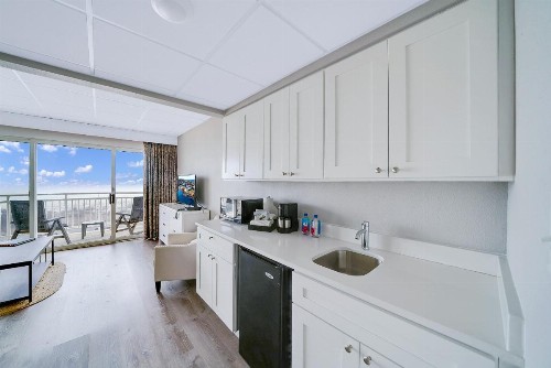 Montreal Beach Resort - image 37