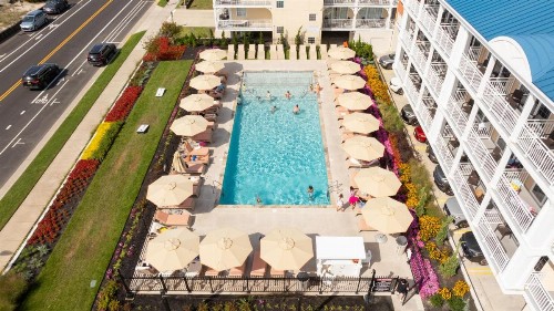 La Mer Beachfront Resort - image 2