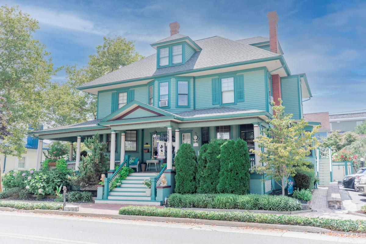 Captain Mey's Inn - main image