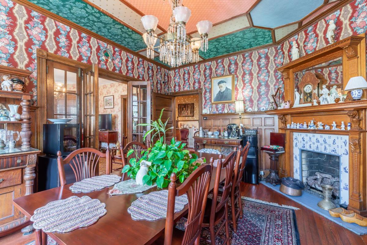 Captain Mey's Inn - image 7