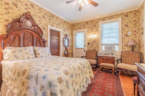 Captain Mey's Inn - image 9