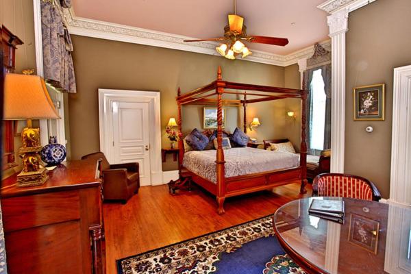 Southern Mansion - image 2