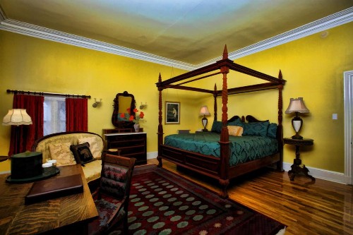 Southern Mansion - image 8