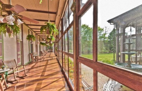 Southern Mansion - image 9