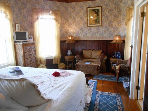 Angel of the Sea Bed and Breakfast - image 23