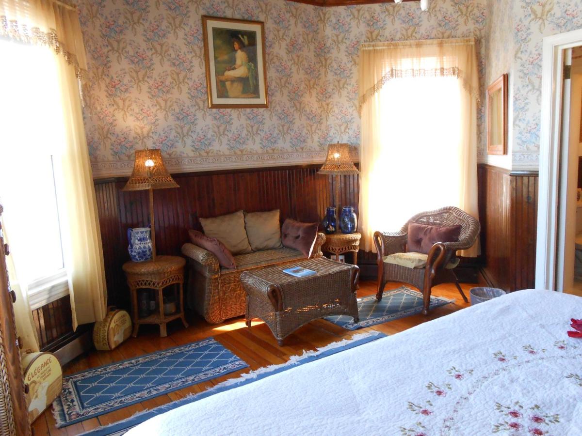 Angel of the Sea Bed and Breakfast - image 6