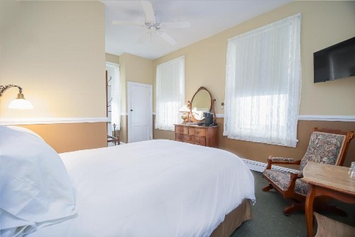 Bedford Inn - image 16
