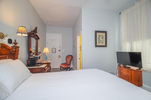 Bedford Inn - image 21