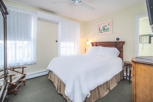 Bedford Inn - image 25