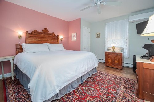 Bedford Inn - image 27