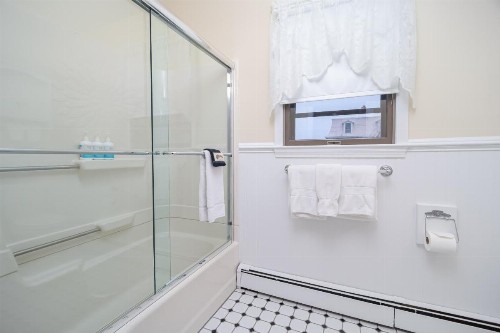 Bedford Inn - image 31
