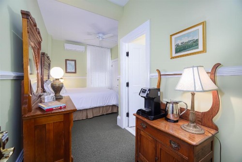 Bedford Inn - image 37