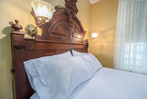 Bedford Inn - image 40
