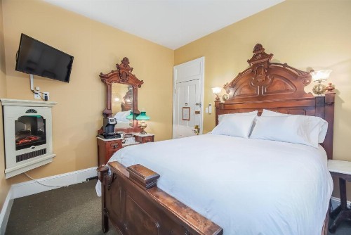 Bedford Inn - image 41