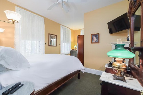Bedford Inn - image 42