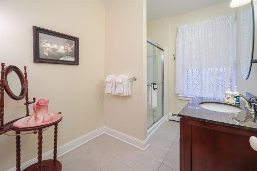 Bedford Inn - image 48