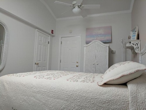 Inn At The Park - The Cottage - image 3