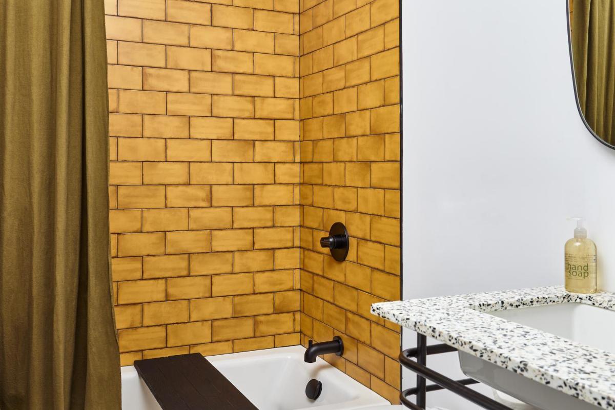 Lokal Hotel Cape May - image 4