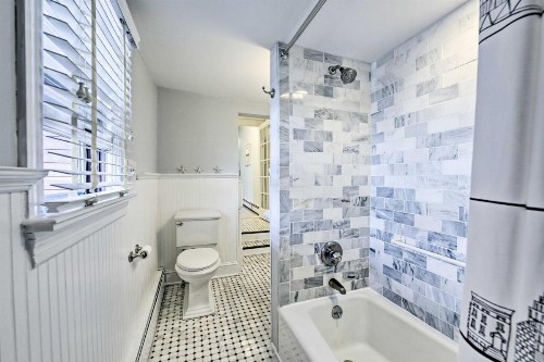 Heart of Cape May Quaint Getaway with Private Deck! - image 10