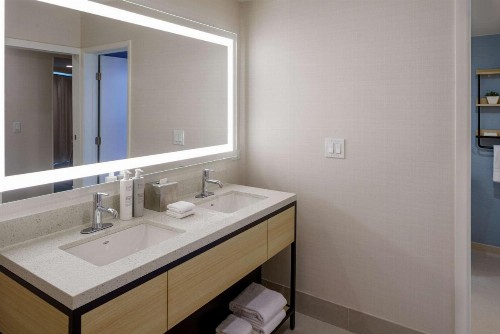 DoubleTree Suites by Hilton Doheny Beach - image 21